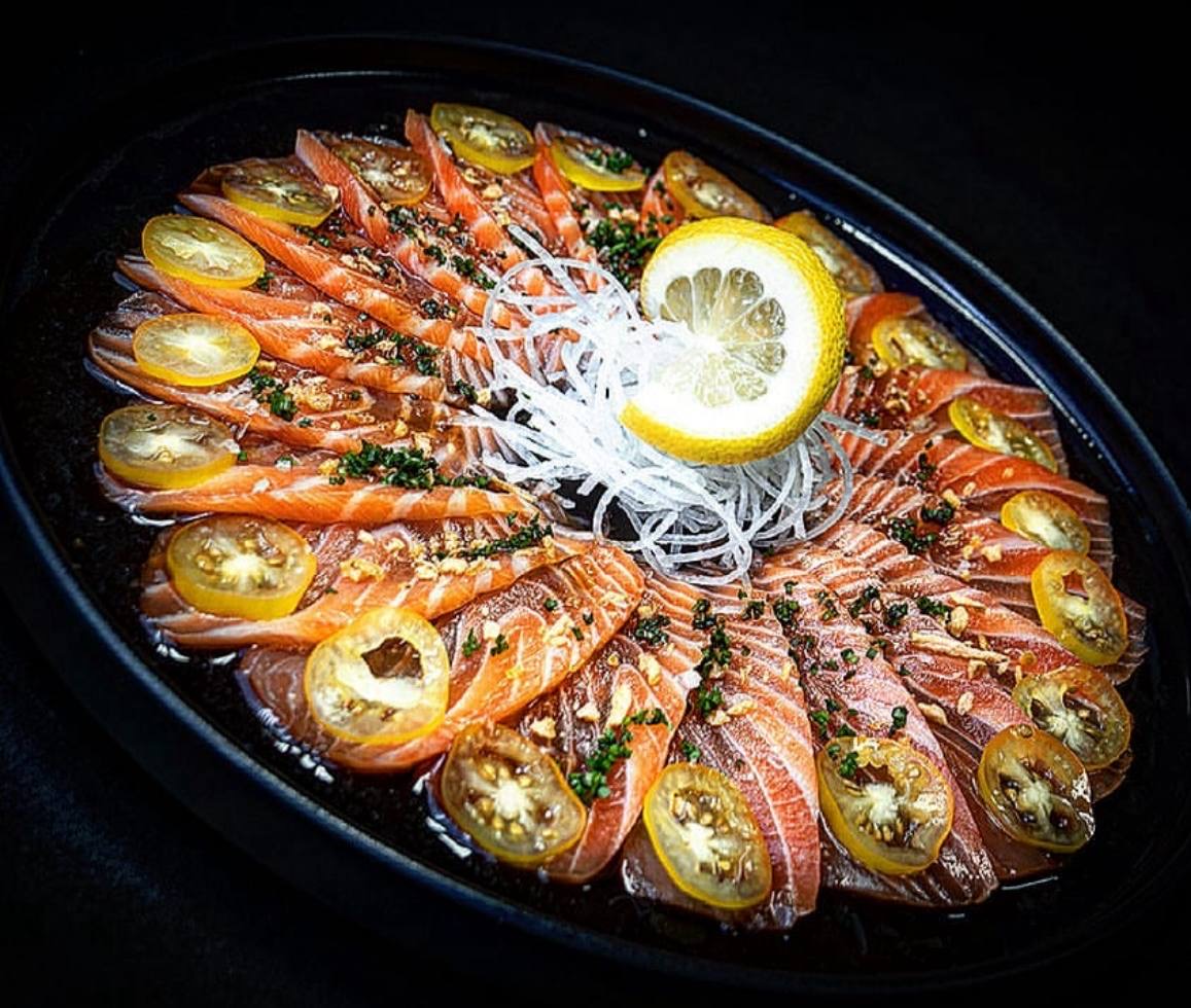 Salmon tataki platter with citrus